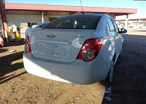 2016 Chevrolet Sonic Ls Auto z USA, uszkodzony, nr VIN 1G1JA5SH8G4152492